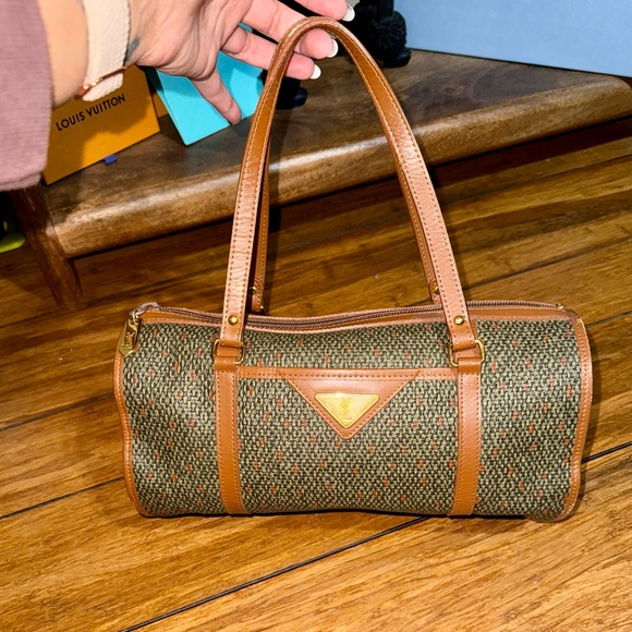 💥HP💥Beautiful Authentic YSL 2 Way Bag! - Picture 6 of 13